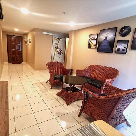 Em Homestay Pekan Pangkor Eksteriør billede