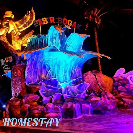 Em Homestay Pekan Pangkor Eksteriør billede