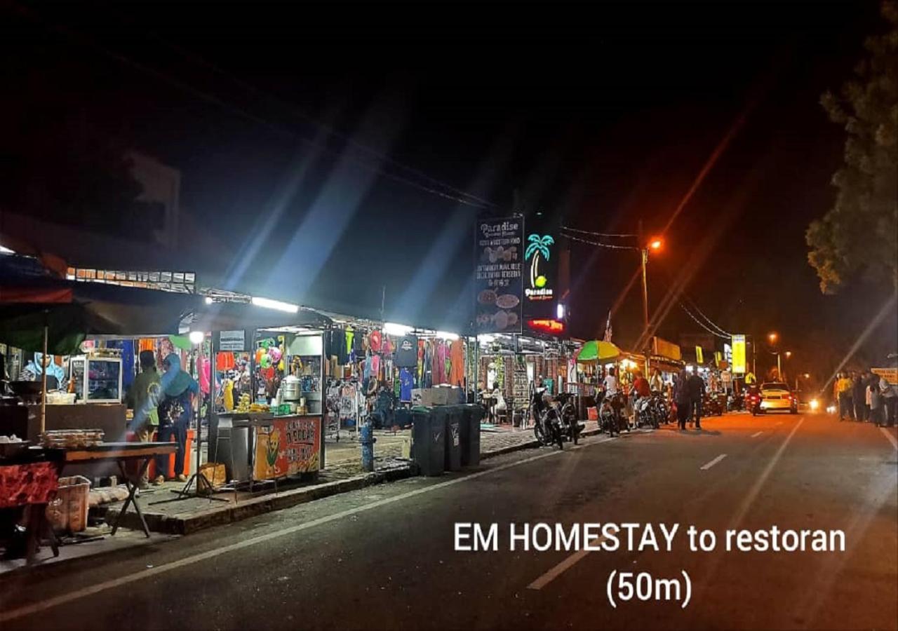 Em Homestay Pekan Pangkor Eksteriør billede