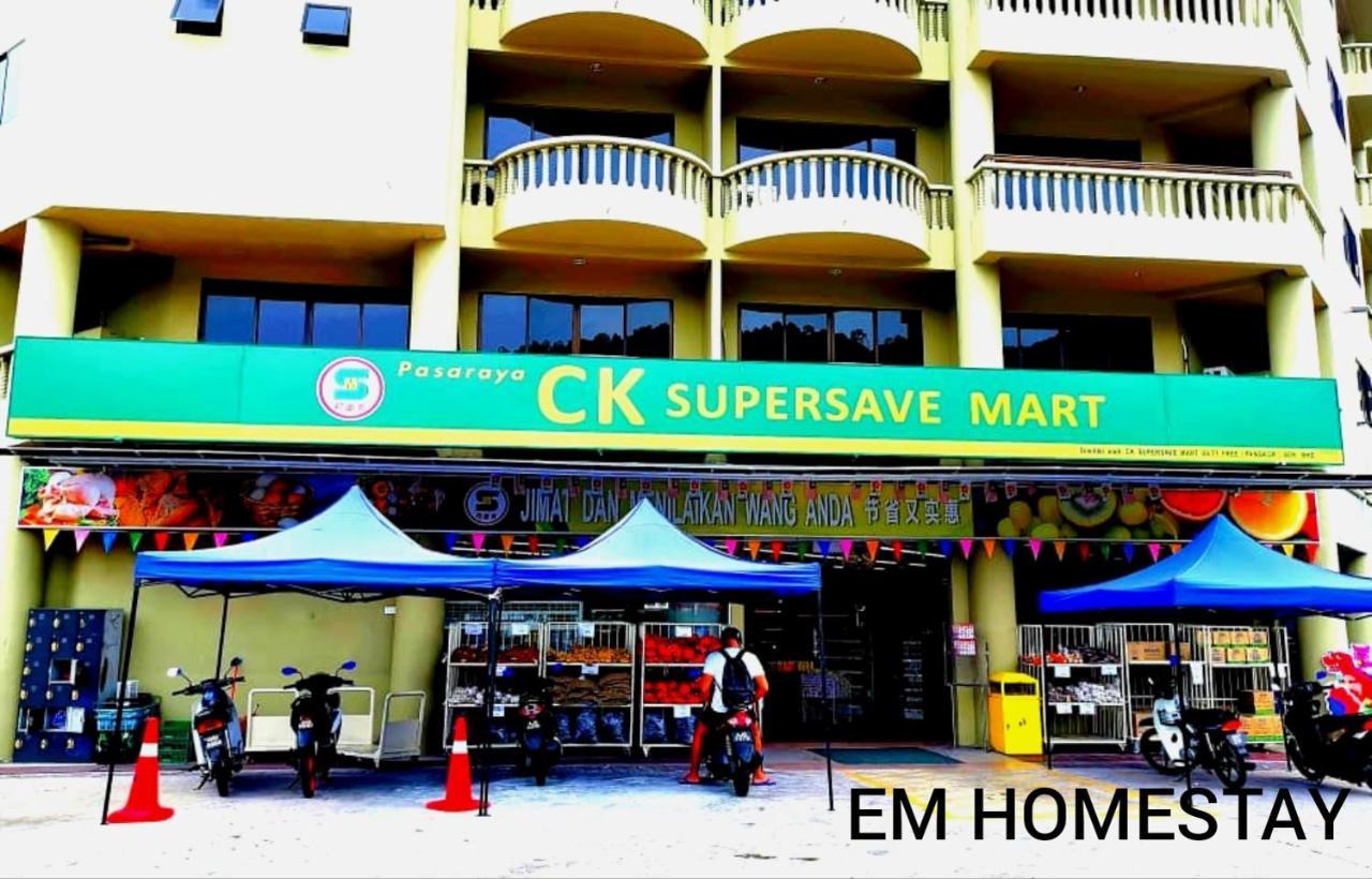 Em Homestay Pekan Pangkor Eksteriør billede