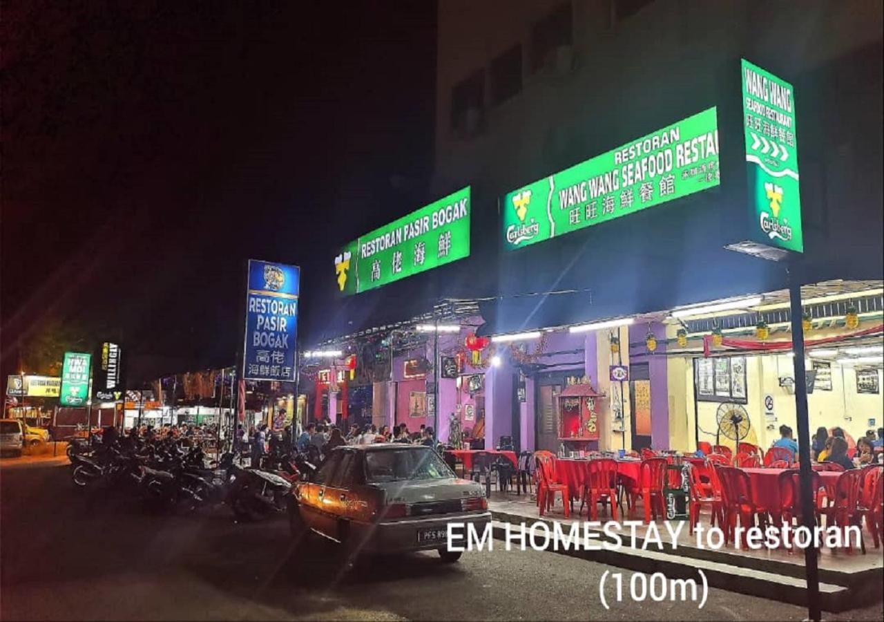 Em Homestay Pekan Pangkor Eksteriør billede