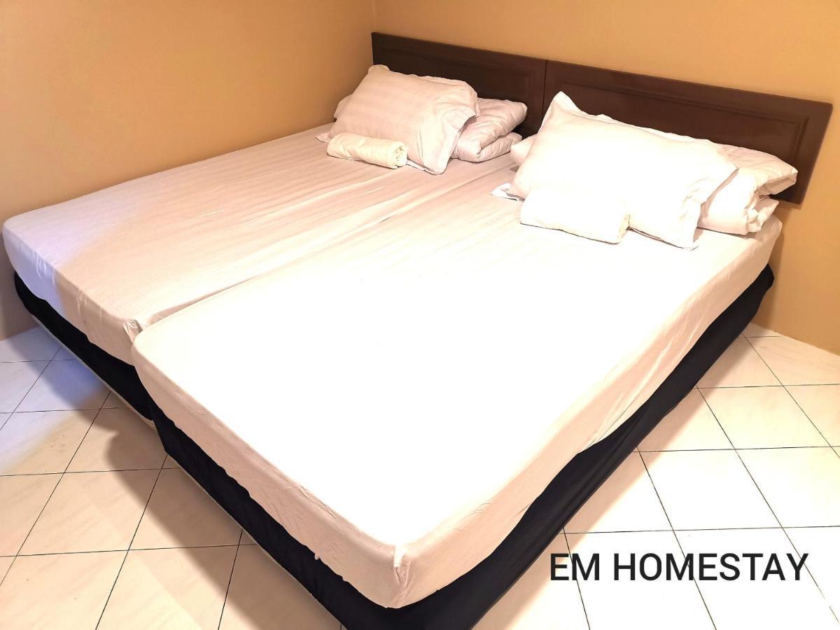 Em Homestay Pekan Pangkor Eksteriør billede