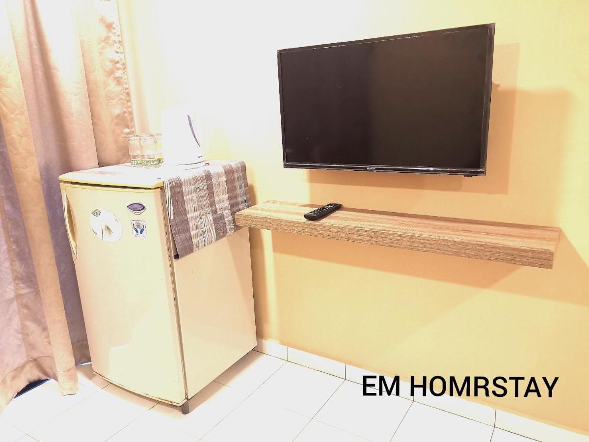 Em Homestay Pekan Pangkor Eksteriør billede