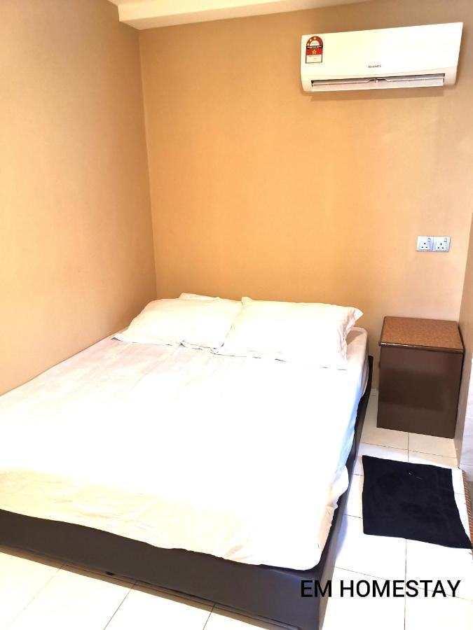 Em Homestay Pekan Pangkor Eksteriør billede