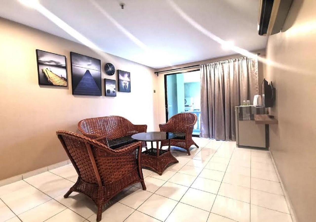 Em Homestay Pekan Pangkor Eksteriør billede